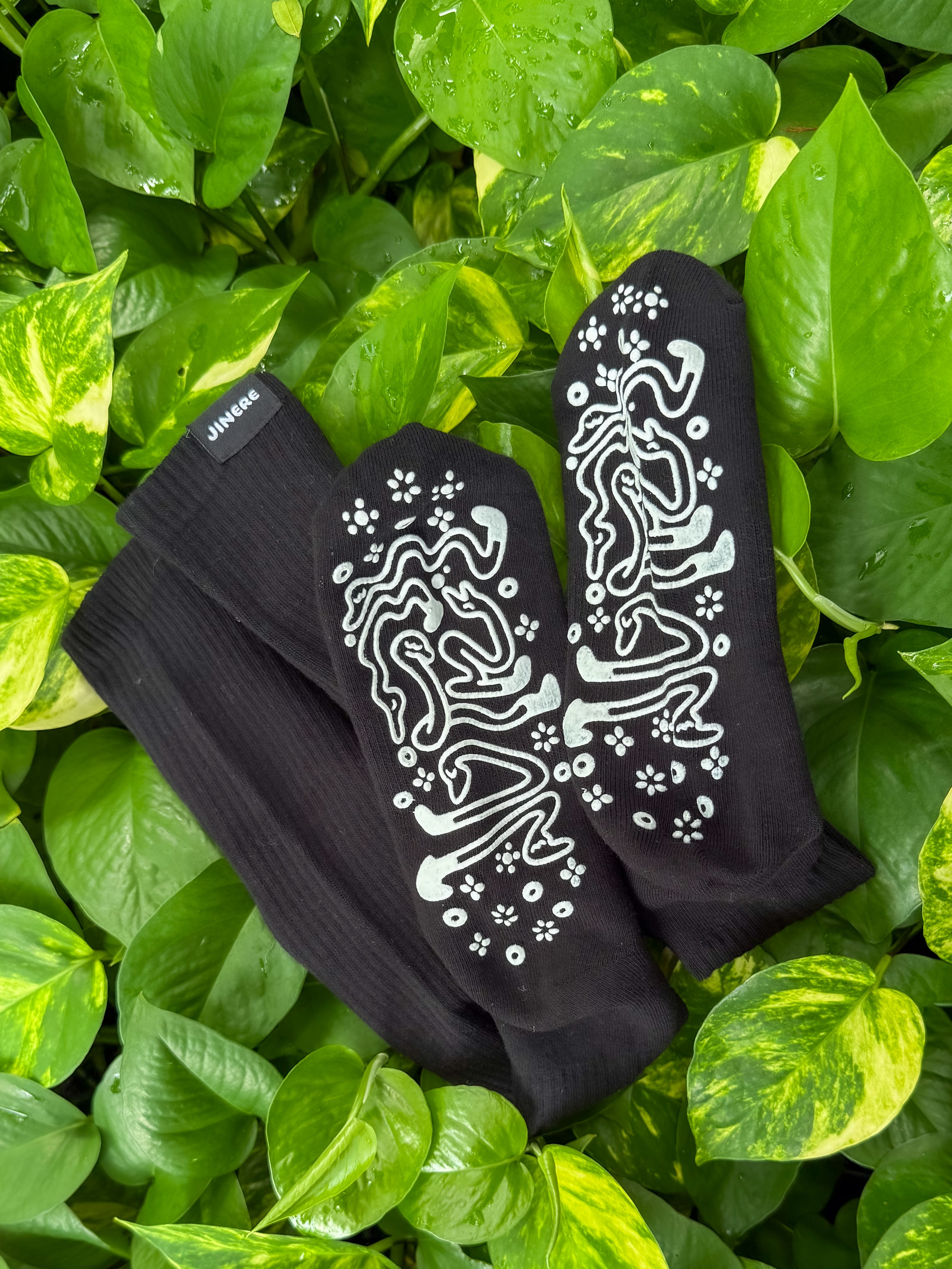 Knee High Non Slip Grip Socks – Black & White Snakes