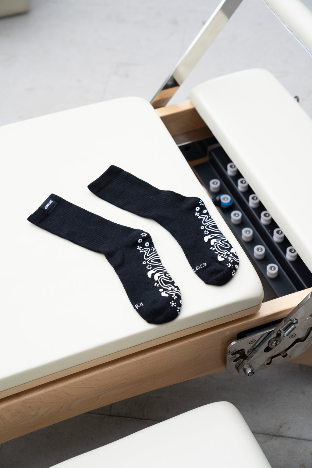 Crew Non Slip Grip Socks – Black & White Snakes